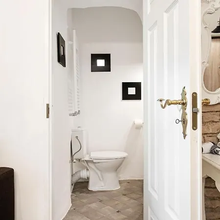 Apartment Silent Old Town Studio By Houseys *